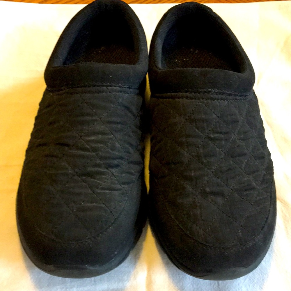 Black “Winona” by Footworks slip on comfortable shoes-8.5W